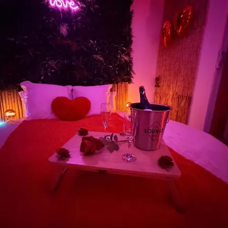Cocon Romantique Balneo La Citadelle Mortes