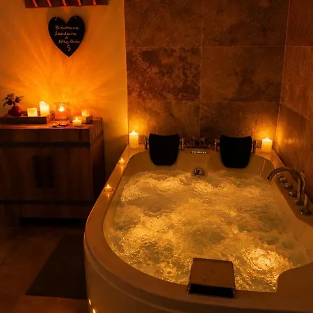 Cocon Romantique Balneo La Citadelle Mortes Apartment *