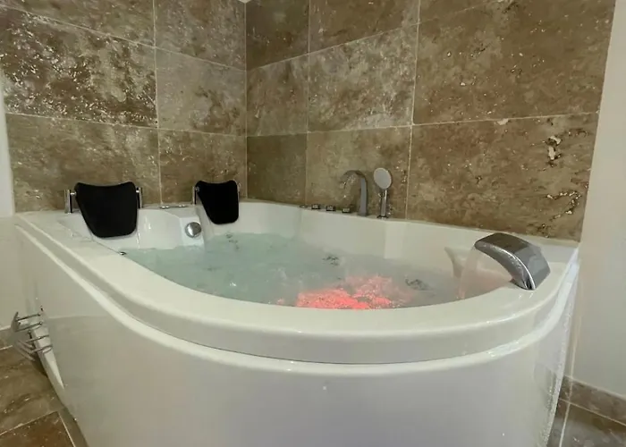 Medievale Avec Balneo 32 Jets & Lit Rond איגוס-מורטס